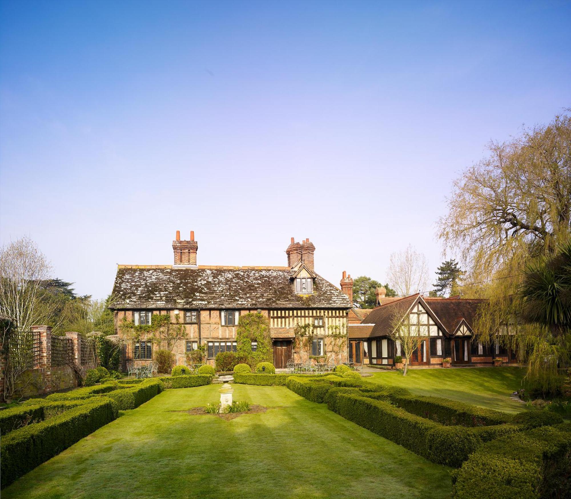 Langshott Manor - Luxury Hotel Gatwick Horley Exteriér fotografie