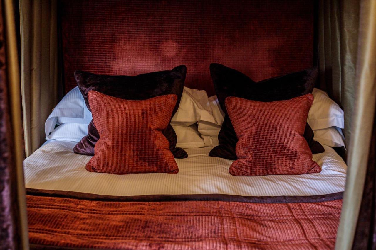 Langshott Manor - Luxury Hotel Gatwick Horley Exteriér fotografie